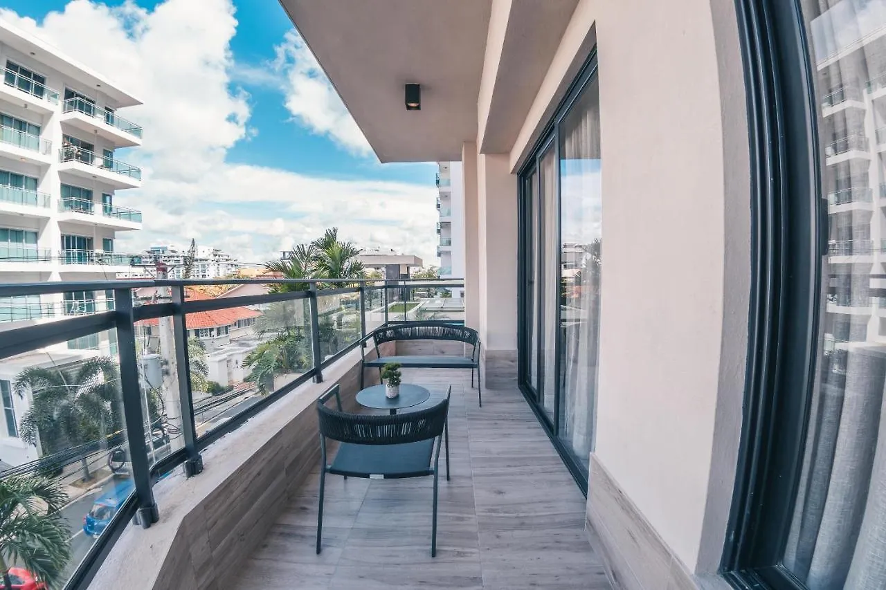 Fully Serviced Apartment At Regatta Living - 3B Santo Domingo